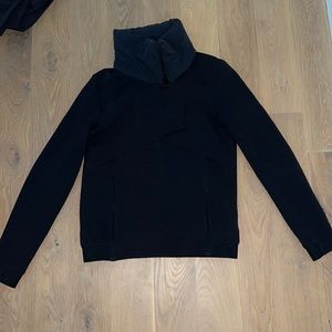 Aether black pullover